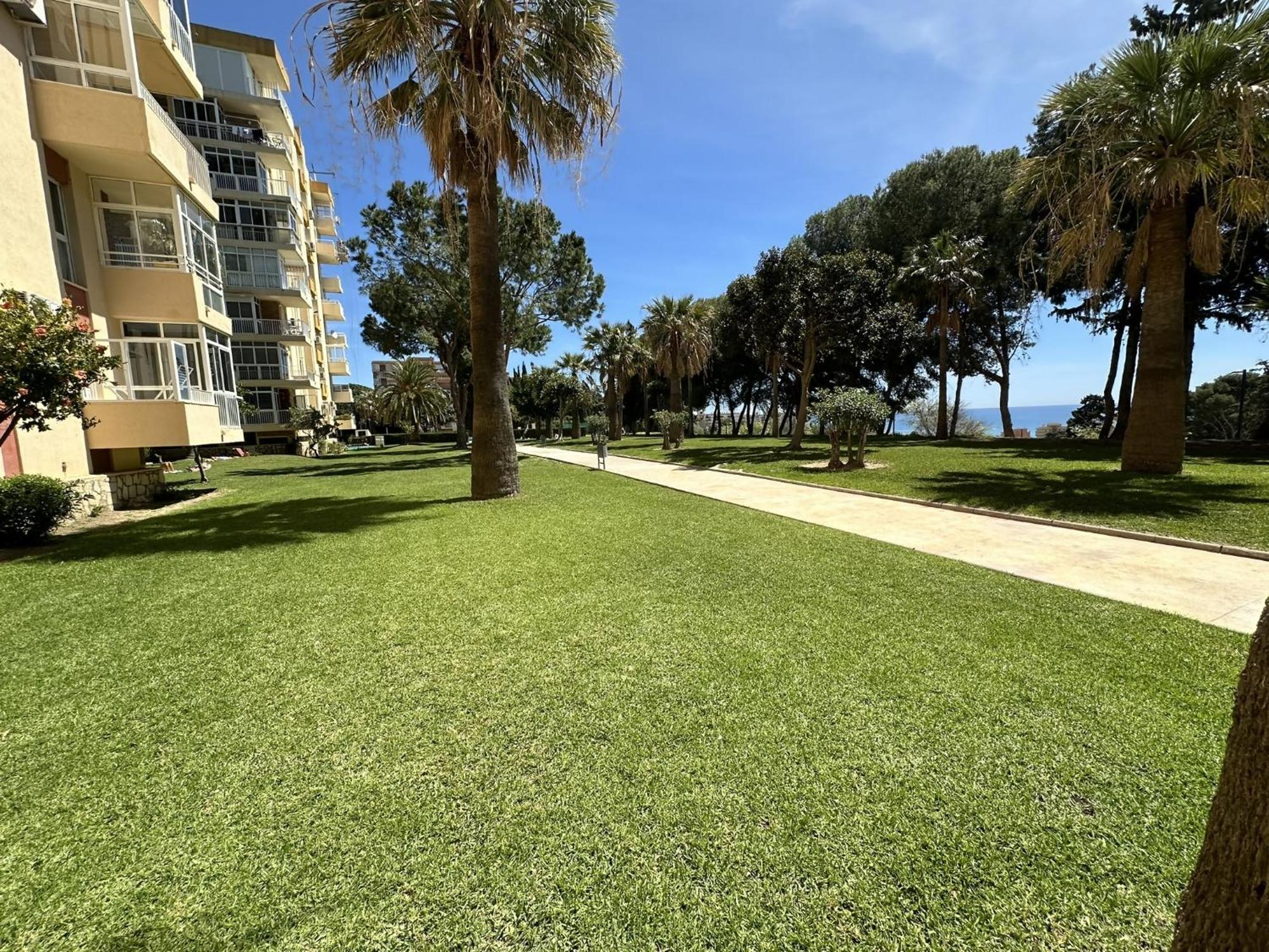 Estudio Agata Con Piscina A 800M De La Playa 베날마데나코스타 외부 사진